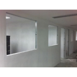 instalação de divisórias de drywall com porta Parque Araguaia I e II
